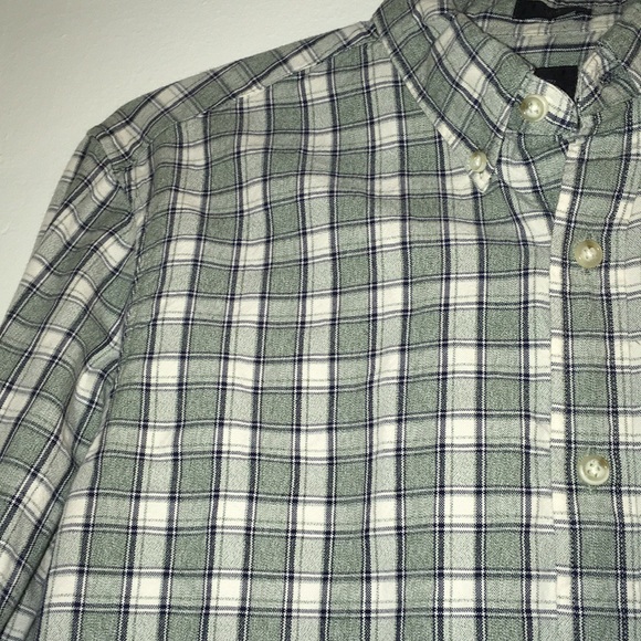 Men’s J.Crew Buttoned Down Collar Shirt - Picture 5 of 6